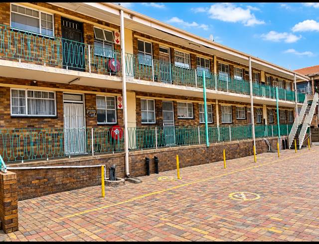2 BEDROOM APARTMENT FOR SALE IN VANDERBIJLPARK CW 3